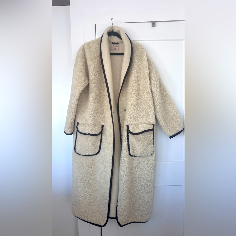 Cream Long teddy coat FP